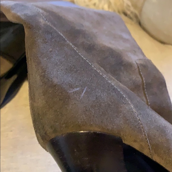 Lanvin suede knee boot - wardrobe workhorse. - Picture 6 of 6